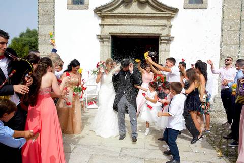fotografia de casamento. fotografo de casamento. noivo e noiva. vestido de noiva. igreja.'