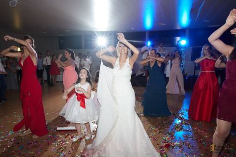 fotografia de casamento. fotografo de casamento. noivo e noiva. vestido de noiva. '