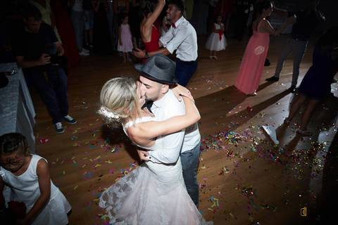 fotografia de casamento. fotografo de casamento. noivo e noiva. vestido de noiva. '