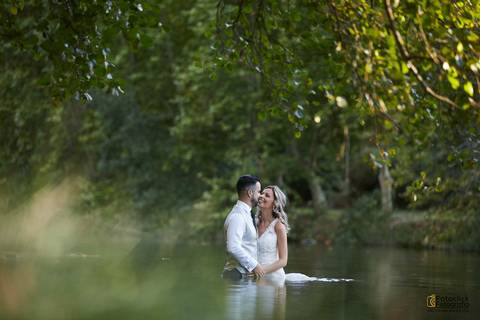 fotografia de casamento. fotografo de casamento. noivo e noiva. vestido de noiva.  beijo noivos.'