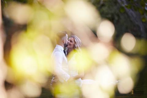 fotografia de casamento. fotografo de casamento. noivo e noiva. vestido de noiva.  beijo noivos.'