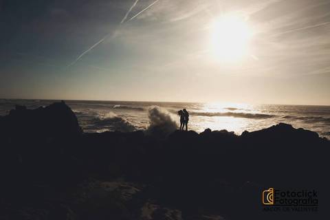 por do sol.  sessão solteiros. engagement session.'