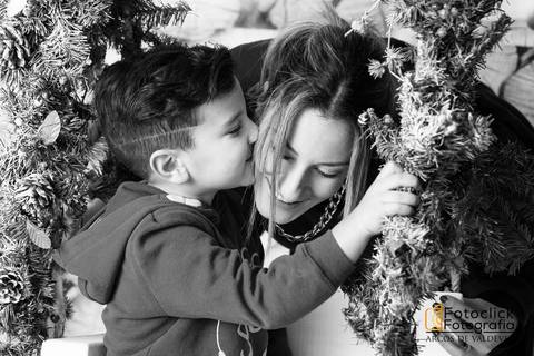 Sessão fotográfica de natal em família. Sessão fotográfica de família. Sessão fotográfica temática.'