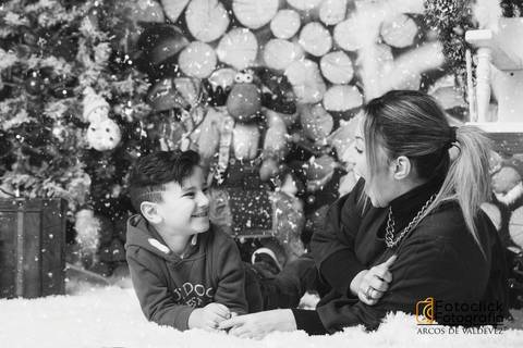 Sessão fotográfica de natal em família. Sessão fotográfica de família. Sessão fotográfica temática.'