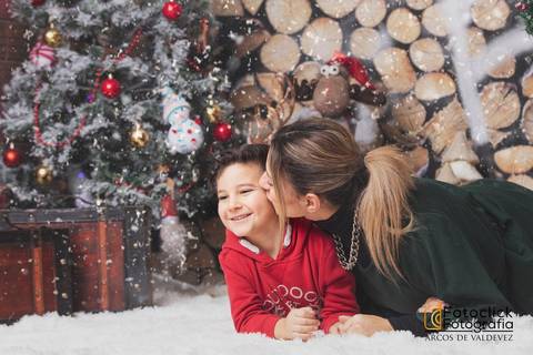 Sessão fotográfica de natal em família. Sessão fotográfica de família. Sessão fotográfica temática.'
