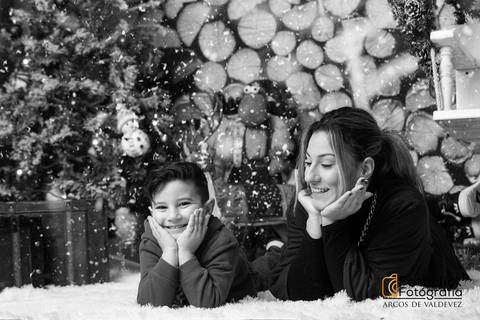 Sessão fotográfica de natal em família. Sessão fotográfica de família. Sessão fotográfica temática.'