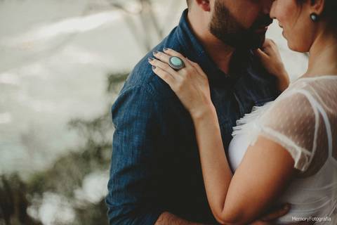 fernanda_e_thiago_ensaio_pre_casamento_urca_golden _retriever_memory_fotografia_pista_claudio_coutinho_mureta'