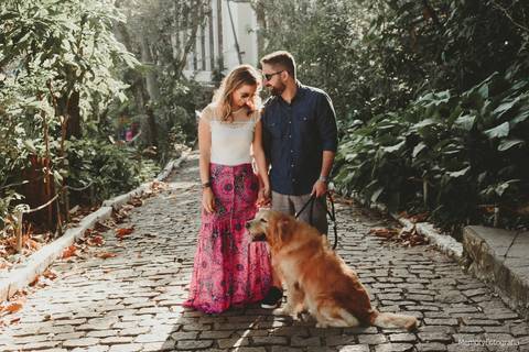 fernanda_e_thiago_ensaio_pre_casamento_urca_golden _retriever_memory_fotografia_pista_claudio_coutinho_mureta'