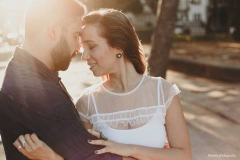 fernanda_e_thiago_ensaio_pre_casamento_urca_golden _retriever_memory_fotografia_pista_claudio_coutinho_mureta'