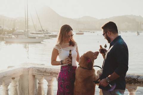 fernanda_e_thiago_ensaio_pre_casamento_urca_golden _retriever_memory_fotografia_pista_claudio_coutinho_mureta'