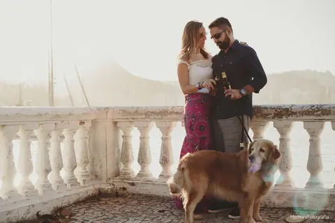fernanda_e_thiago_ensaio_pre_casamento_urca_golden _retriever_memory_fotografia_pista_claudio_coutinho_mureta'