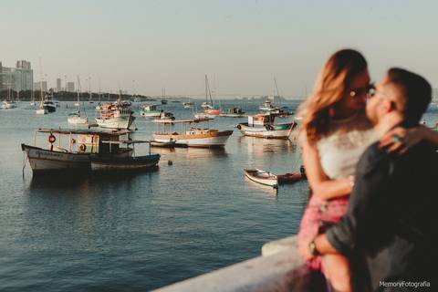 fernanda_e_thiago_ensaio_pre_casamento_urca_golden _retriever_memory_fotografia_pista_claudio_coutinho_mureta'