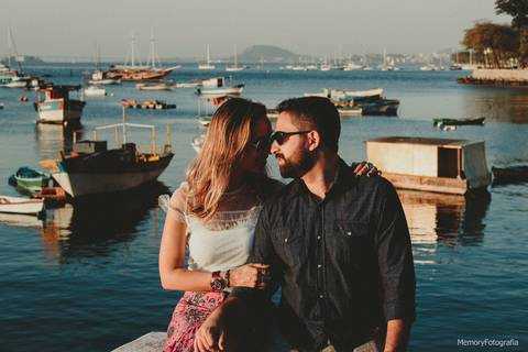 fernanda_e_thiago_ensaio_pre_casamento_urca_golden _retriever_memory_fotografia_pista_claudio_coutinho_mureta'