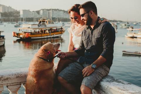 fernanda_e_thiago_ensaio_pre_casamento_urca_golden _retriever_memory_fotografia_pista_claudio_coutinho_mureta'