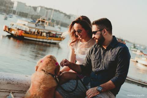 fernanda_e_thiago_ensaio_pre_casamento_urca_golden _retriever_memory_fotografia_pista_claudio_coutinho_mureta'