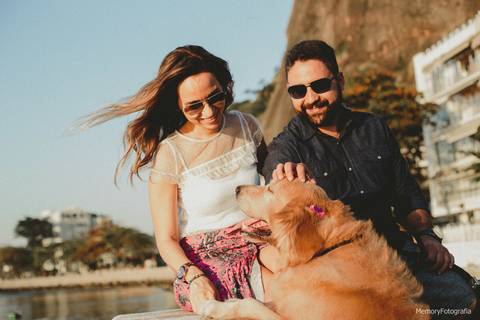 fernanda_e_thiago_ensaio_pre_casamento_urca_golden _retriever_memory_fotografia_pista_claudio_coutinho_mureta'