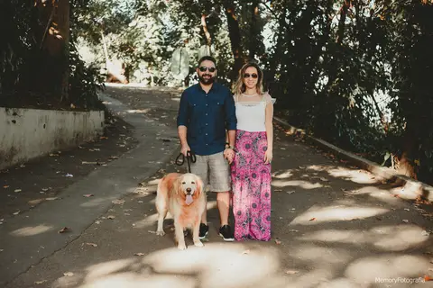fernanda_e_thiago_ensaio_pre_casamento_urca_golden _retriever_memory_fotografia_pista_claudio_coutinho_mureta'