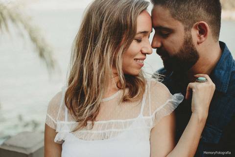 fernanda_e_thiago_ensaio_pre_casamento_urca_golden _retriever_memory_fotografia_pista_claudio_coutinho_mureta'