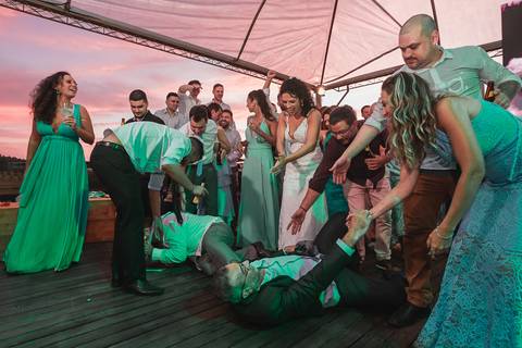 casamento no campo, fotografo de casmaento, vestido de casamento, vestido,noiva, festa, casamento no campo,buque de noiva, fotografo de casamento, casamento por do casamento no campo, fotografo de casmaento, vestido de casamentosol, decoração de casamento'