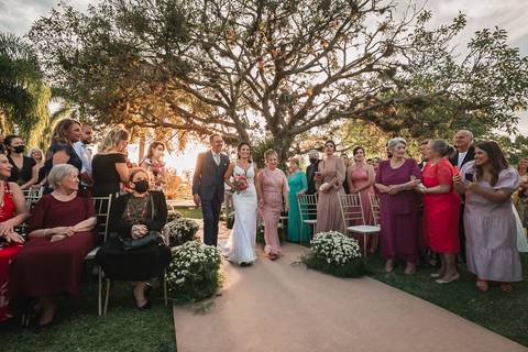 casamento no campo, fotografo de casmaento, vestido de casamento, vestido,noiva, festa, casamento no campo,buque de noiva, fotografo de casamento, casamento por do sol, decoração de casamento'