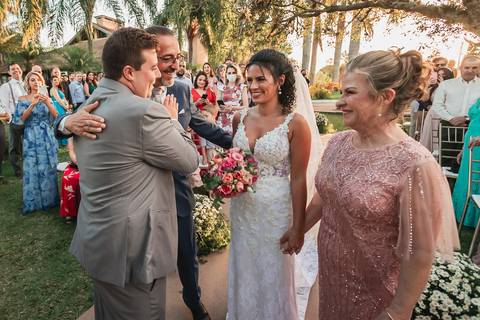 casamento no campo, fotografo de casmaento, vestido de casamento, vestido,noiva, festa, casamento no campo,buque de noiva, fotografo de casamento, casamento por do sol, decoração de casamento'