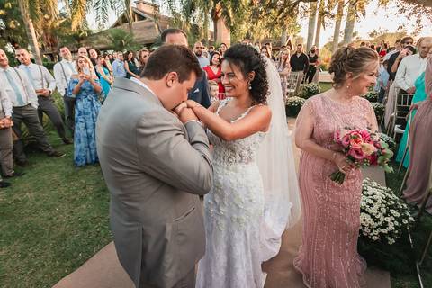 casamento no campo, fotografo de casmaento, vestido de casamento, vestido,noiva, festa, casamento no campo,buque de noiva, fotografo de casamento, casamento por do sol, decoração de casamento'