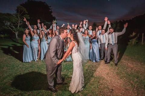 casamento no campo, fotografo de casmaento, vestido de casamento, vestido,noiva, festa, casamento no campo,buque de noiva, fotografo de casamento, casamento por do sol, decoração de casamento'