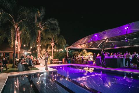 casamento no campo, fotografo de casmaento, vestido de casamento, vestido,noiva, festa, casamento no campo,buque de noiva, fotografo de casamento, casamento por do sol, decoração de casamento'
