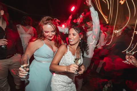 casamento no campo, fotografo de casmaento, vestido de casamento, vestido,noiva, festa, casamento no campo,buque de noiva, fotografo de casamento, casamento por do sol, decoração de casamento'