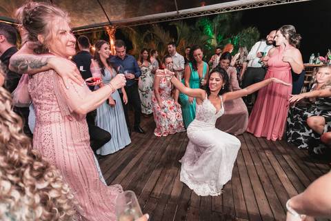 casamento no campo, fotografo de casmaento, vestido de casamento, vestido,noiva, festa, casamento no campo,buque de noiva, fotografo de casamento, casamento por do casamento no campo, fotografo de casmaento, vestido de casamentosol, decoração de casamento'