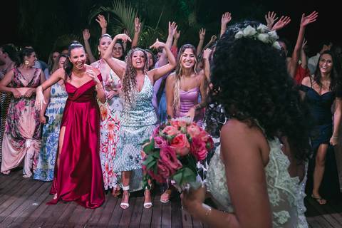 casamento no campo, fotografo de casmaento, vestido de casamento, vestido,noiva, festa, casamento no campo,buque de noiva, fotografo de casamento, casamento por do casamento no campo, fotografo de casmaento, vestido de casamentosol, decoração de casamento'