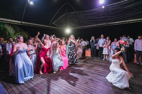casamento no campo, fotografo de casmaento, vestido de casamento, vestido,noiva, festa, casamento no campo,buque de noiva, fotografo de casamento, casamento por do casamento no campo, fotografo de casmaento, vestido de casamentosol, decoração de casamento'