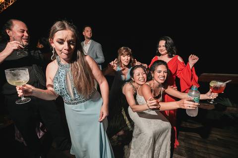casamento no campo, fotografo de casmaento, vestido de casamento, vestido,noiva, festa, casamento no campo,buque de noiva, fotografo de casamento, casamento por do casamento no campo, fotografo de casmaento, vestido de casamentosol, decoração de casamento'