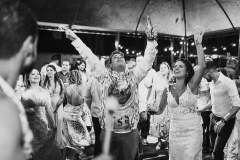 casamento no campo, fotografo de casmaento, vestido de casamento, vestido,noiva, festa, casamento no campo,buque de noiva, fotografo de casamento, casamento por do casamento no campo, fotografo de casmaento, vestido de casamentosol, decoração de casamento'