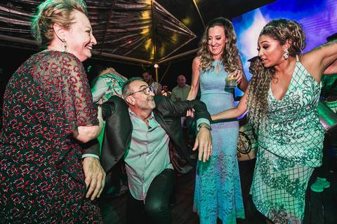 casamento no campo, fotografo de casmaento, vestido de casamento, vestido,noiva, festa, casamento no campo,buque de noiva, fotografo de casamento, casamento por do casamento no campo, fotografo de casmaento, vestido de casamentosol, decoração de casamento'