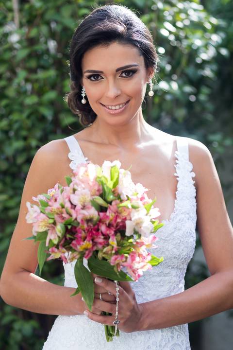 noiva, casamento, mini wedding, vestido de noiva, ensaio fotografico, buque de flores, noivo militar, cerimonial, decoração de casamento, maquiagem de noiva, casamento íntimo '