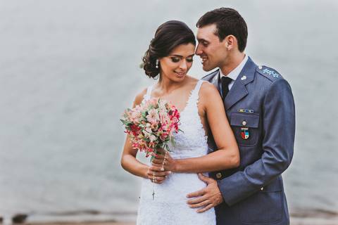 noiva, casamento, mini wedding, vestido de noiva, ensaio fotografico, buque de flores, noivo militar, cerimonial, decoração de casamento, maquiagem de noiva, casamento íntimo '