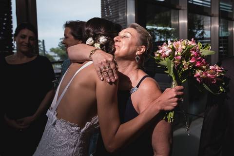 noiva, casamento, mini wedding, vestido de noiva, ensaio fotografico, buque de flores, noivo militar, cerimonial, decoração de casamento, maquiagem de noiva, casamento íntimo '