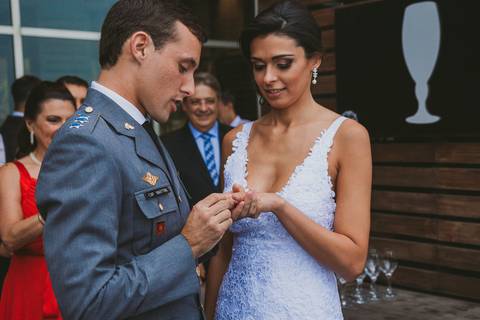 noiva, casamento, mini wedding, vestido de noiva, ensaio fotografico, buque de flores, noivo militar, cerimonial, decoração de casamento, maquiagem de noiva, casamento íntimo '