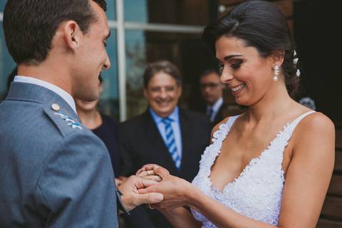 noiva, casamento, mini wedding, vestido de noiva, ensaio fotografico, buque de flores, noivo militar, cerimonial, decoração de casamento, maquiagem de noiva, casamento íntimo '