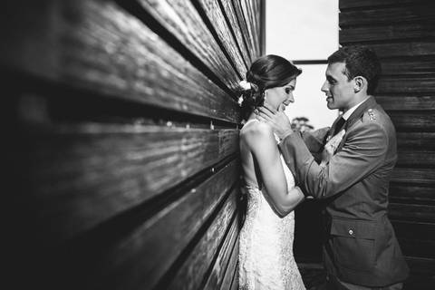 noiva, casamento, mini wedding, vestido de noiva, ensaio fotografico, buque de flores, noivo militar, cerimonial, decoração de casamento, maquiagem de noiva, casamento íntimo '