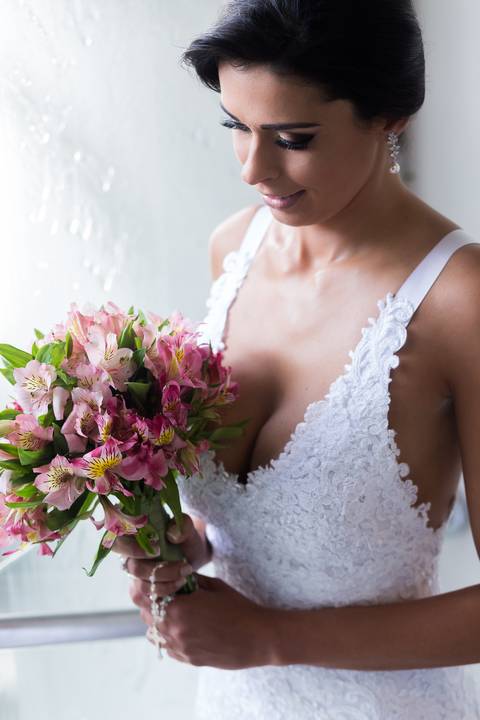 noiva, casamento, mini wedding, vestido de noiva, ensaio fotografico, buque de flores, noivo militar, cerimonial, decoração de casamento, maquiagem de noiva, casamento íntimo '