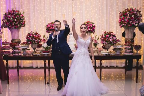 vestido de noiva, casamento, wedding, fotógrafo de casamento, noivos, buque de noiva, dress, festa de casamento, decoração de casamento, padrinhos de casamento, madrinhas, sapato de noiva, make de noiva'