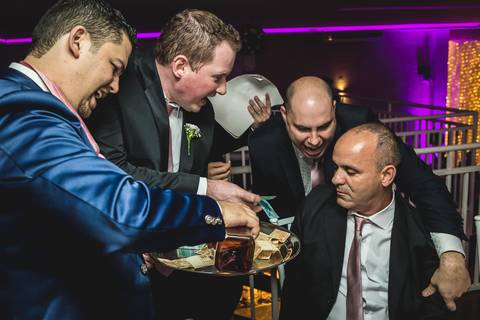 vestido de noiva, casamento, wedding, fotógrafo de casamento, noivos, buque de noiva, dress, festa de casamento, decoração de casamento, padrinhos de casamento, madrinhas, sapato de noiva, make de noiva'