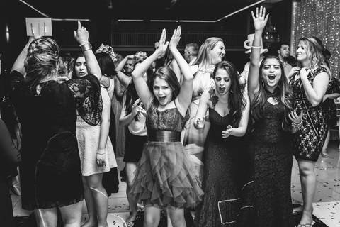 vestido de noiva, casamento, wedding, fotógrafo de casamento, noivos, buque de noiva, dress, festa de casamento, decoração de casamento, padrinhos de casamento, madrinhas, sapato de noiva, make de noiva'