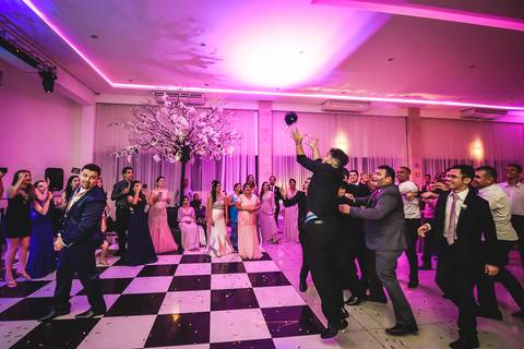 vestido de noiva, casamento, wedding, fotógrafo de casamento, noivos, buque de noiva, dress, festa de casamento, decoração de casamento, padrinhos de casamento, madrinhas, sapato de noiva, make de noiva'