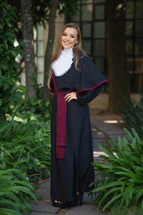 prova de togas, formatura, toga, colação de grau, barrete, odontologia, formanda, formatura, faculdade, universidade'