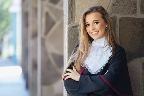 prova de togas, formatura, toga, colação de grau, barrete, odontologia, formanda, formatura, faculdade, universidade'