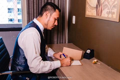 Making of da noiva, casamento, vestido de noiva, aliançados noivos, vestido da noiva, buquê d anoiva, perfume e sapato da noiva'