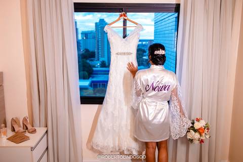 Making of da noiva, casamento, vestido de noiva, aliançados noivos, vestido da noiva, buquê d anoiva, perfume e sapato da noiva'